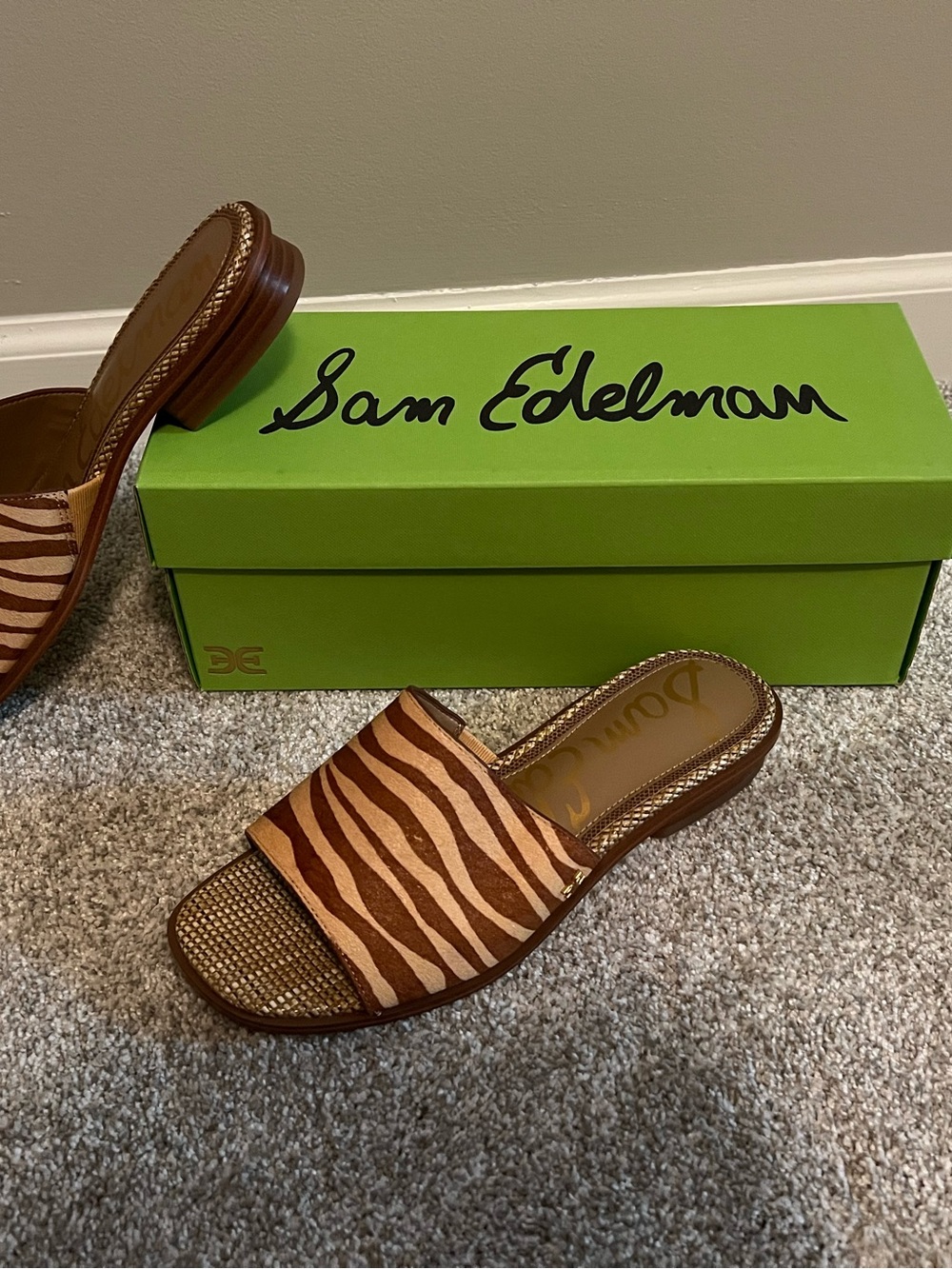 Sam Edelman Brown Print Slides